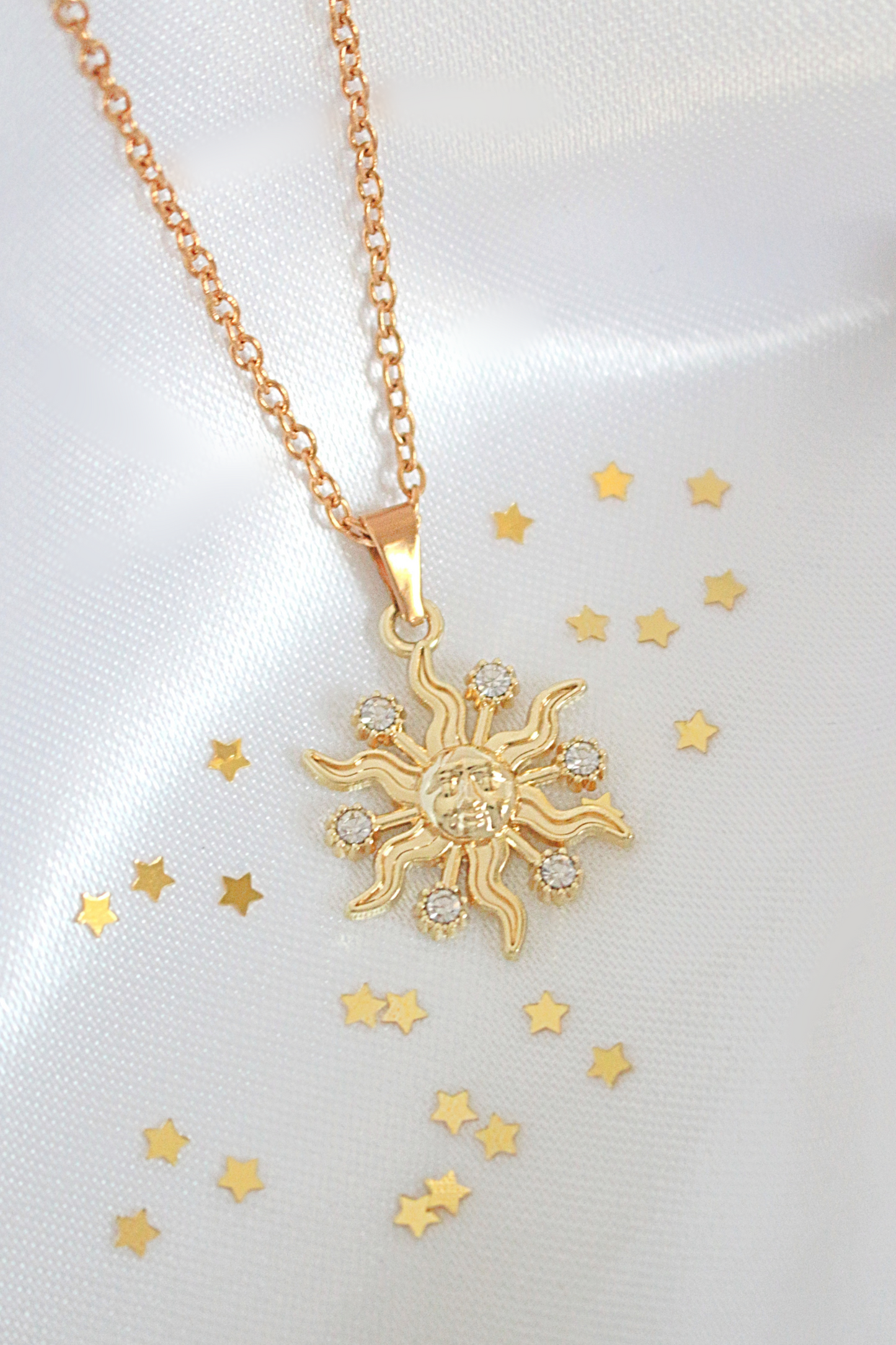 Radiant Sun Crystal Necklace - 24K Gold Plated Swedish Jewelry