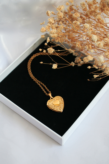 Vintage Heart Photo Locket - 24K Gold Plated Keepsake Necklace