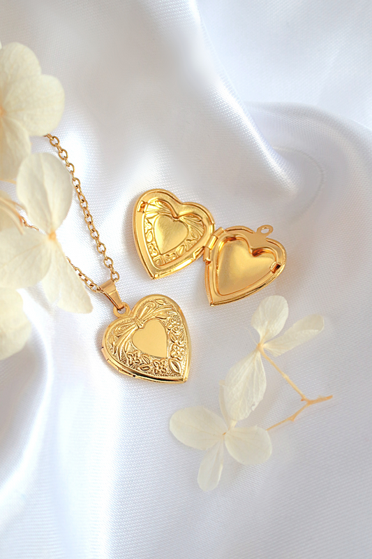 Vintage Heart Photo Locket - 24K Gold Plated Keepsake Necklace
